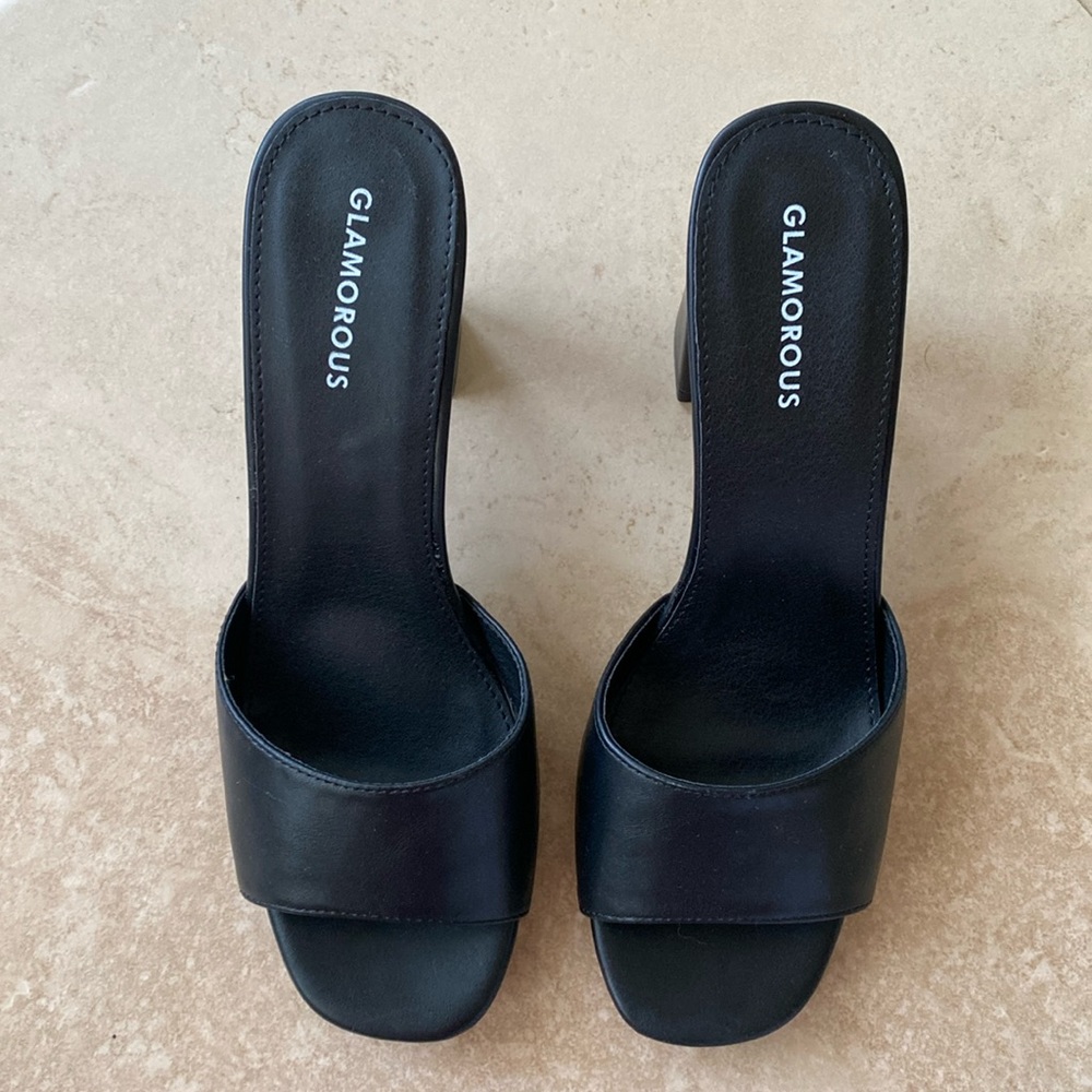 Black heeled shoes